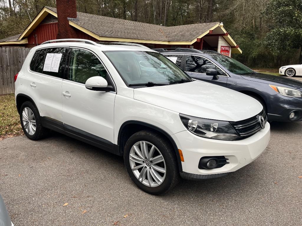 2015 Volkswagen Tiguan SE's photo